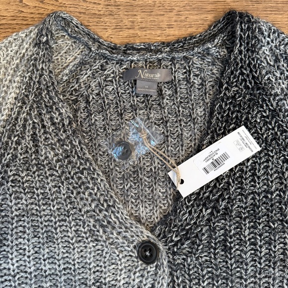 Natural ReflectionsWool Blend Cardigan Button Crop Womens  Medium NWT - Picture 3 of 6